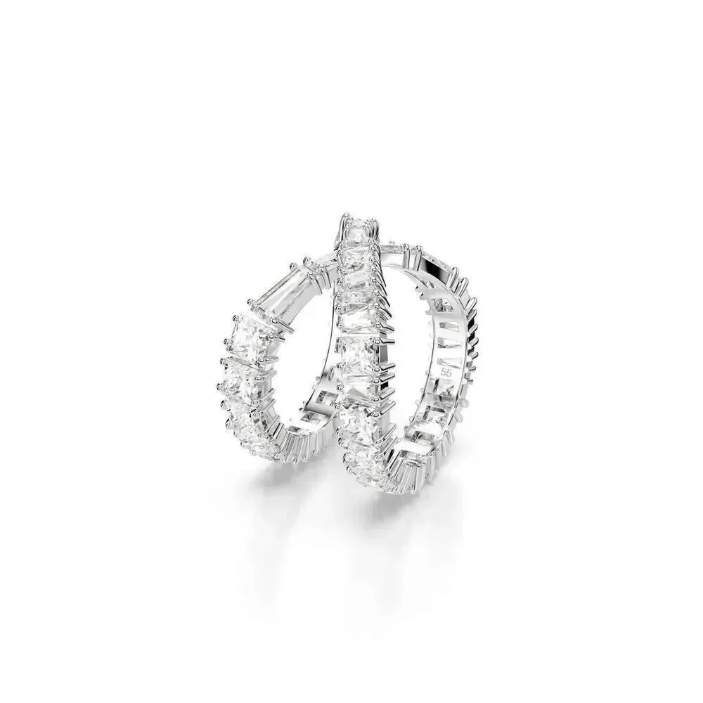 Swarovski Womens Fashion Square-Cut Hyperbola Cubic Zirconia Gem Twisted Ring